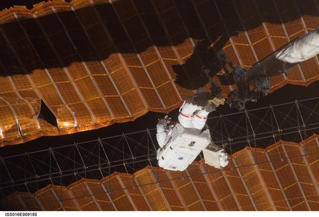 NASA image: Parazynski during Expedition 16/STS-120 EVA 4