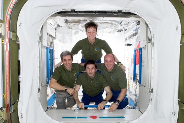 NASA image: Expedition 16 and STS-123 Crewmembers in JLP