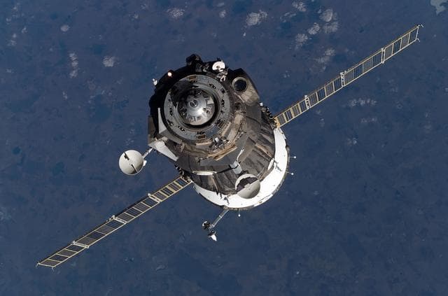 NASA image: Soyuz TMA-12 on approach to the ISS