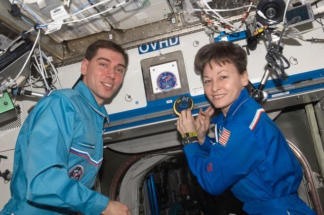 NASA image: Volkow and Whitson in US Lab