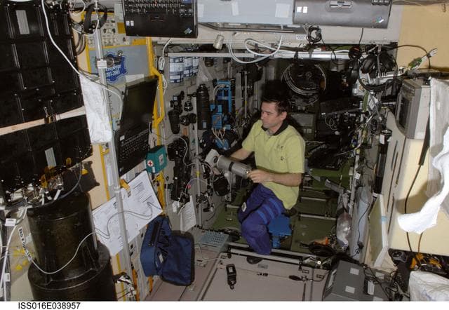 NASA image: Malenchenko works with Dykhanie Experiment
