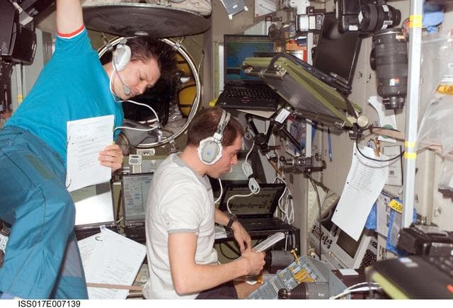 NASA image: Cosmonauts at TORU for Progress 29 Docking