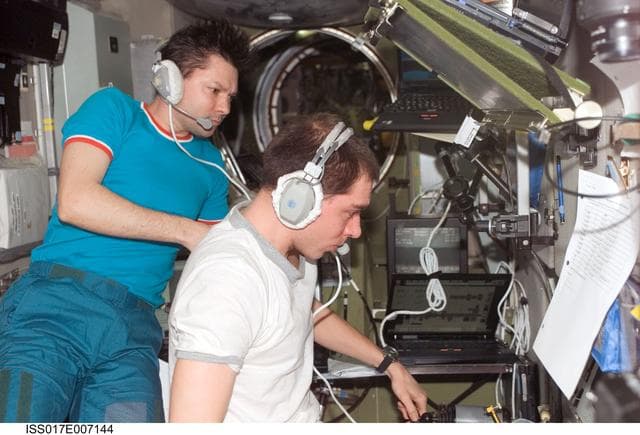 NASA image: Cosmonauts at TORU for Progress 29 Docking