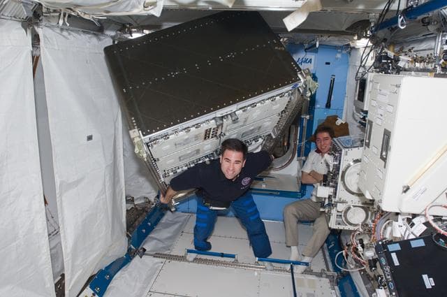 NASA image: Expedition 17 Expedite the Processing of Experiments to Space Station (EXPRESS) Rack 5 Relocation