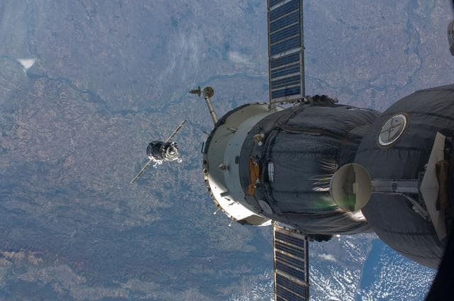 NASA image: Soyuz TMA-13 (17S) approach to the ISS during Expedition 17