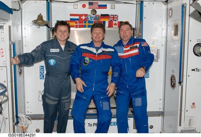 NASA image: Expedition 18 / 19 Crew Photo in Node 2 Harmony