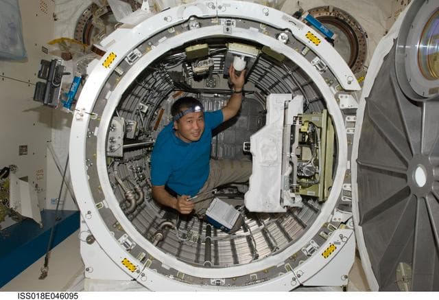 NASA image: Japanese Experiment Module (JEM) Airlock (JEMAL) Prep
