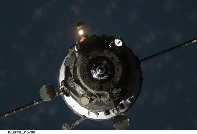 NASA image: Progress M-02M (33P) approach