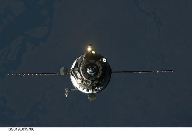 NASA image: Progress M-02M (33P) approach