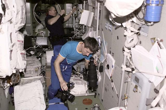 NASA image: Krikalev and Shepherd in Service Module / Zvezda