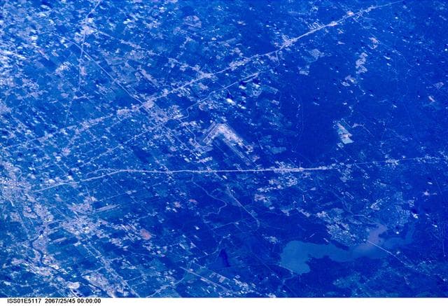 NASA image: iss01e5117