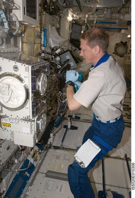 NASA image: De Winne in Kibo