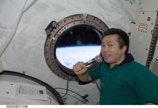 NASA image: Wakata sings in JPM