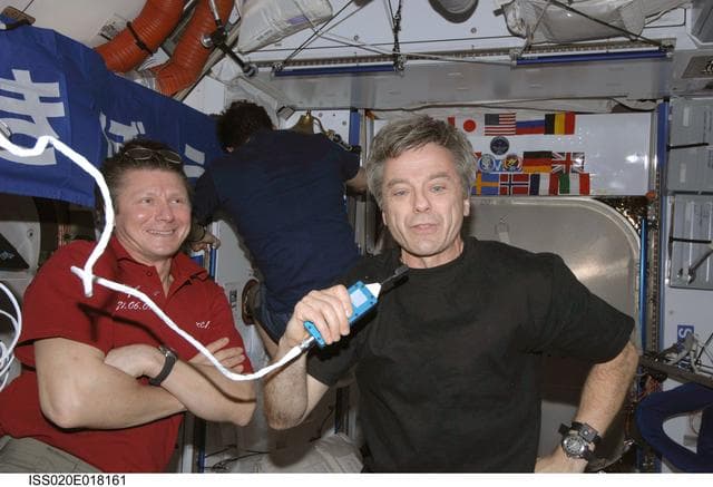 NASA image: Expedition 20 crew gathers in Node 2