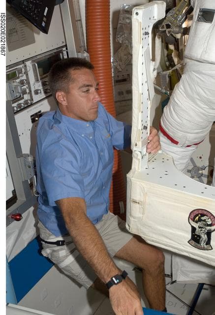 NASA image: iss020e021867