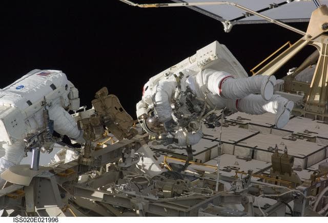 NASA image: iss020e021996