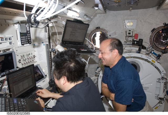 NASA image: Wakata and Polansky in JPM
