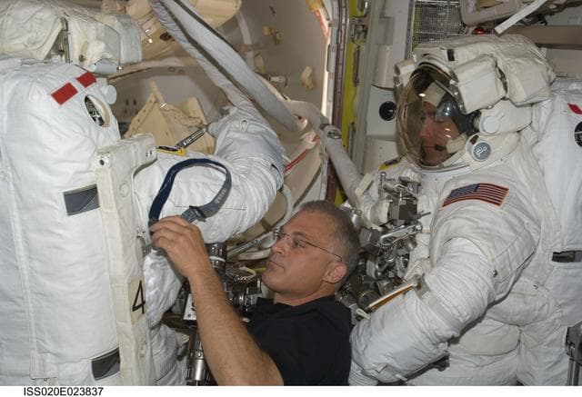 NASA image: iss020e023837