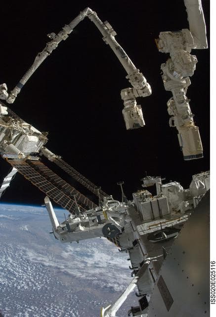 NASA image: JEMRMS and SSRMS