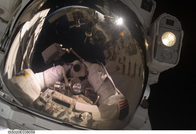 NASA image: STS-128 EVA 2