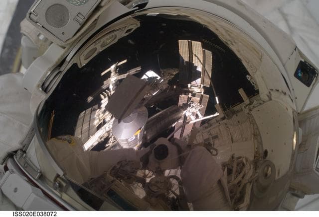 NASA image: STS-128 EVA 2