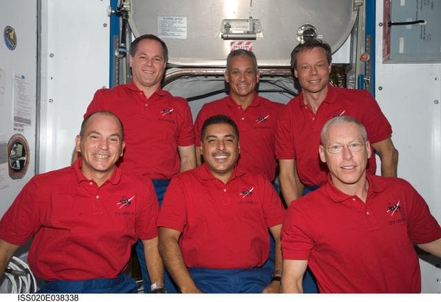 NASA image: iss020e038338
