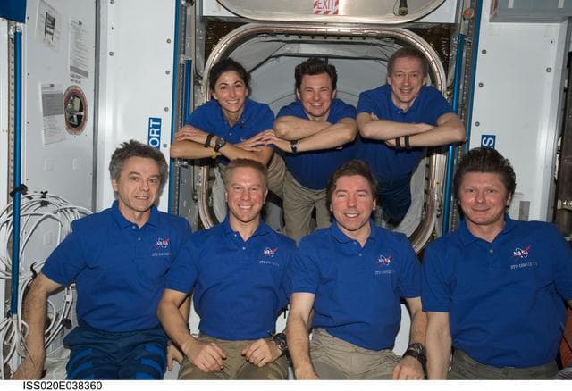 NASA image: iss020e038360