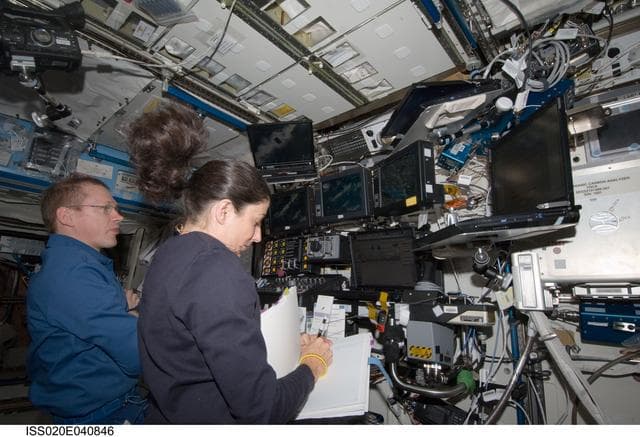 NASA image: HTV docking