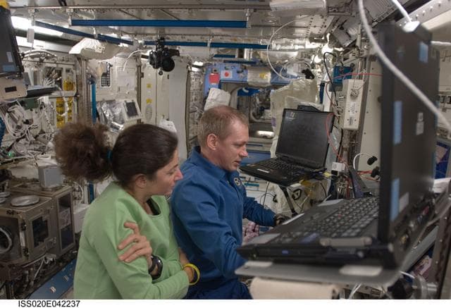 NASA image: JEM RMS OPS