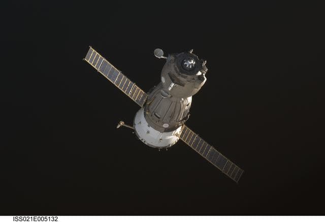 NASA image: View of the Soyuz TMA-11 on approach to the ISS