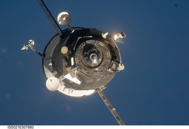 NASA image: Progress M-03 (35P) approaches the ISS for docking