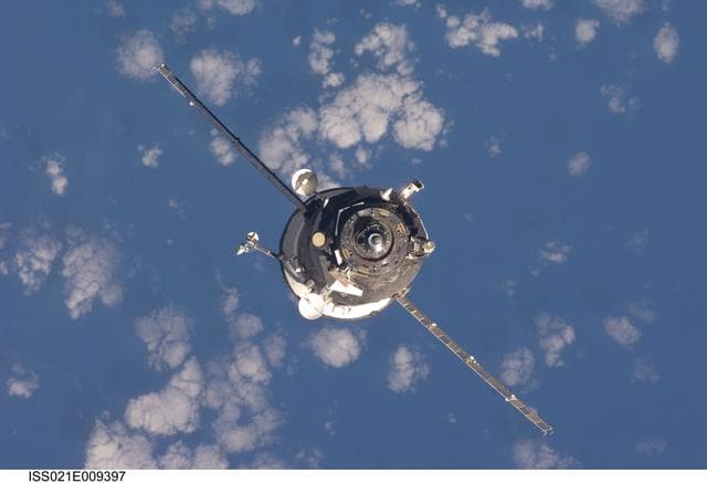 NASA image: Progress M-03 (35P) approaches the ISS for docking