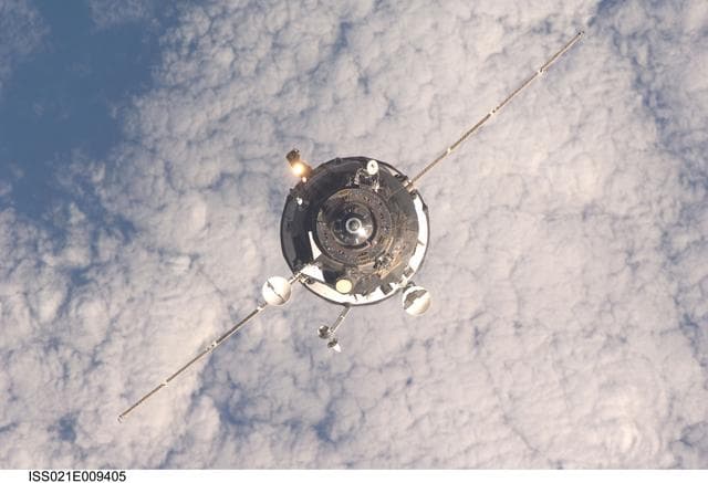 NASA image: Progress M-03 (35P) approaches the ISS for docking