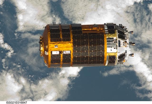 NASA image: HTV Unberth and Release