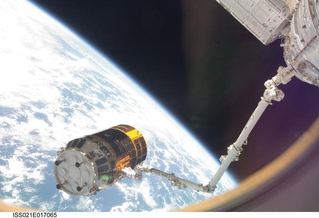 NASA image: HTV Unberth and Release