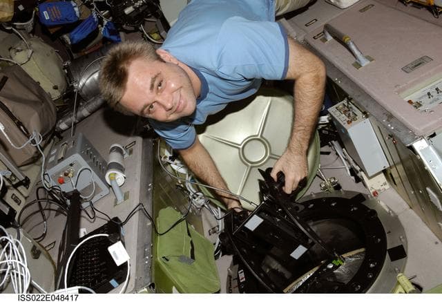 NASA image: Suraev with Earth Observation Experiment in the SM during Expedition 22