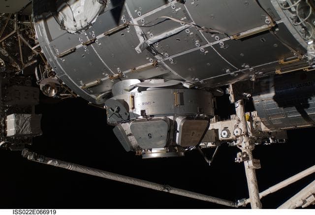 NASA image: ISS during Expedition 22