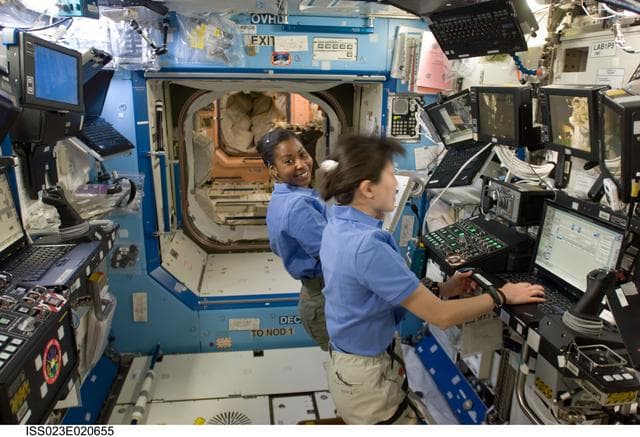 NASA image: Wilson and Yamazaki in US Lab