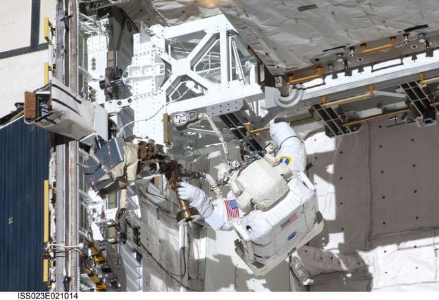 NASA image: Anderson in Discovery Payload Bay during EVA 1
