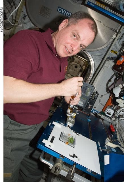 NASA image: Creamer works with APEX-TAGES Experiment in Columbus