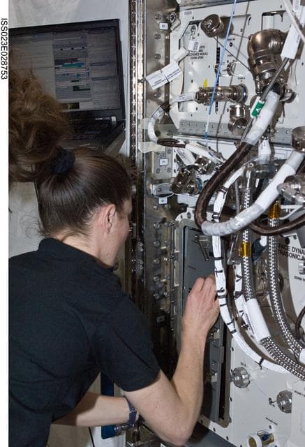 NASA image: Dyson conducts SpaceDRUMS OPS