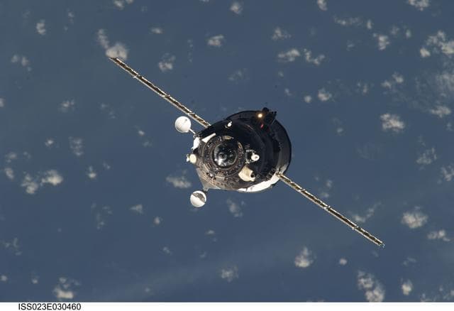 NASA image: Progress 37P on approach to the ISS