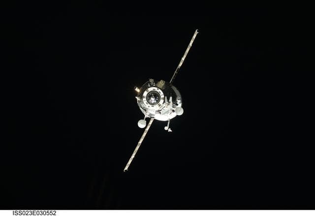 NASA image: Progress 37P on approach to the ISS