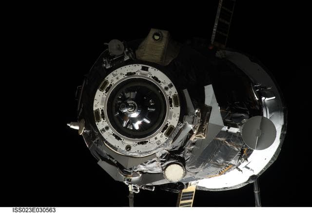 NASA image: Progress 37P on approach to the ISS