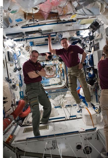 NASA image: Creamer and Skvortsov await STS-132 Hatch Opening