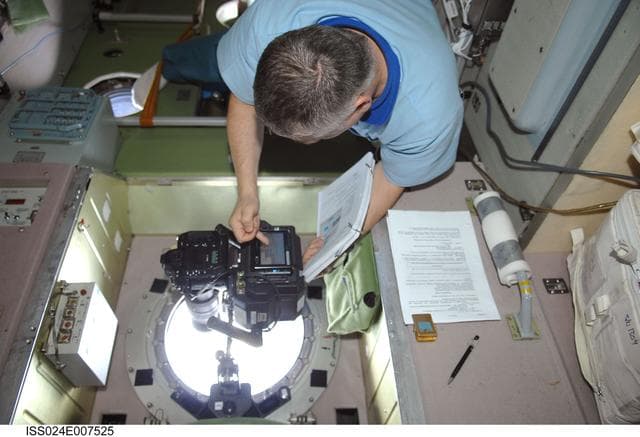 NASA image: FE Fyodor Yurchikhin works on the Uragan Experiment in the SM