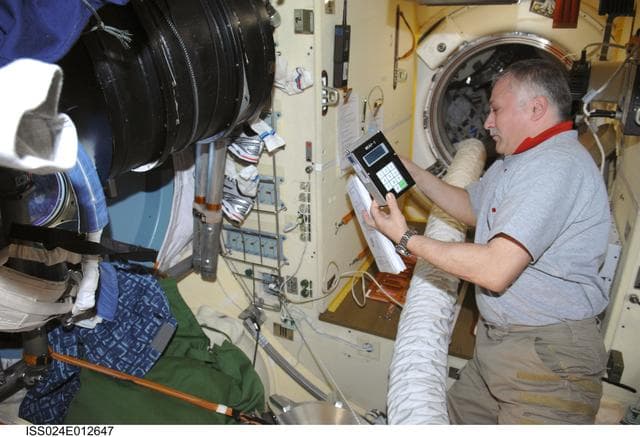 NASA image: FE Yurchikhin takes measurements with VETEROK Science Hardware in the MRM2