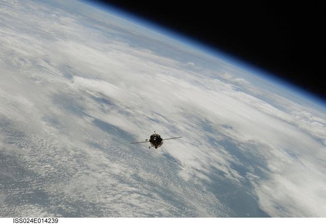 NASA image: Progress M-07M (39P) Approach