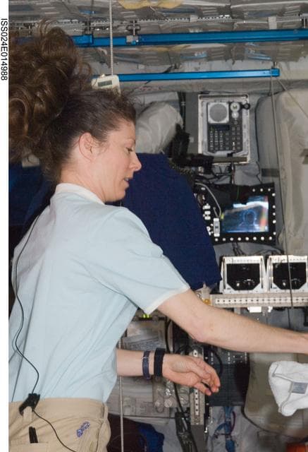 NASA image: Kids in Space Water Absorption Flight Procedures #40 Demo