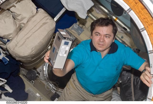 NASA image: Skripochka uses Russian Tehk-38 VETEROK Science Hardware